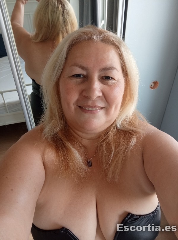 Escort latina 52 photo 3