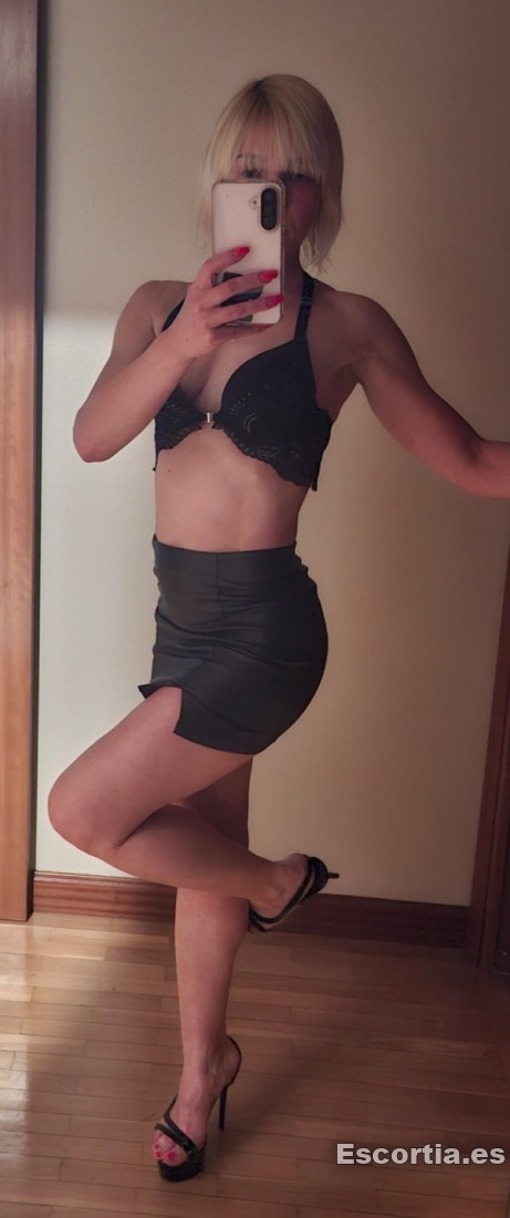 Eva photo 3
