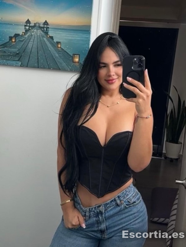 Escort latina 23 photo 3