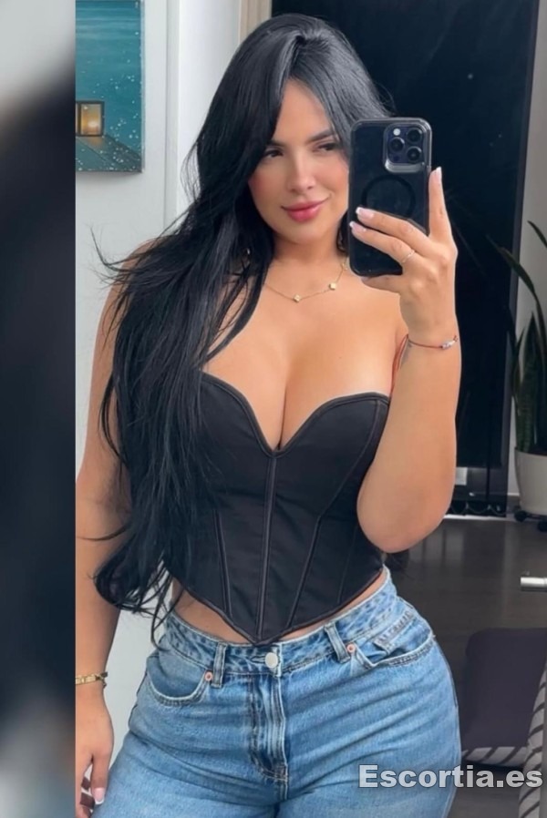 Escort latina 23 photo 4