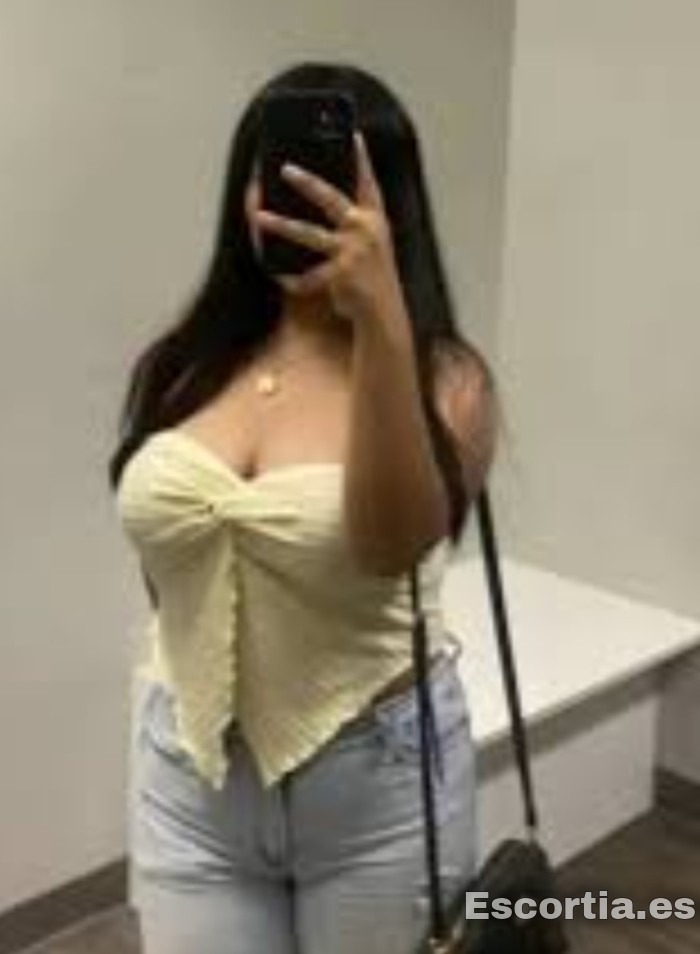 Cami photo 4