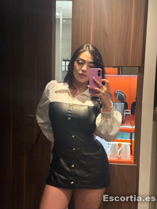 Escort latina 26 photo 8