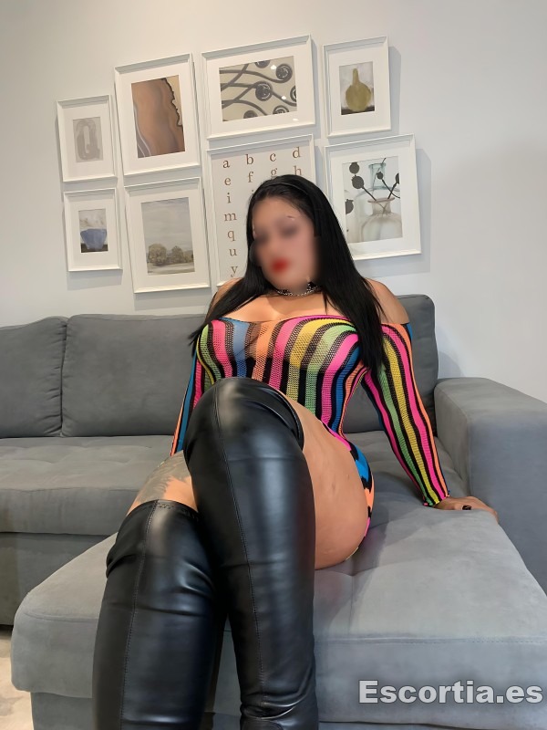 Escort latina 32 photo 7