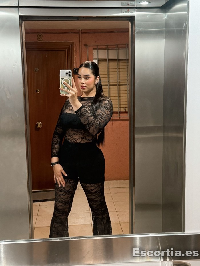 Escort latina 21 photo 4