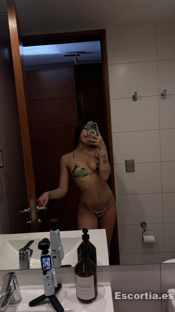 Sabrina photo 8
