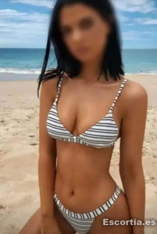 Camila photo 3