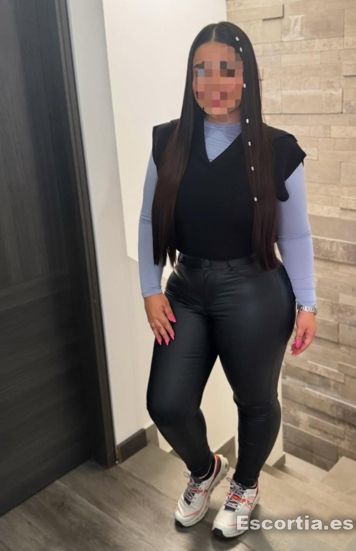 Escort latina 31 photo 2