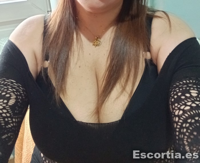 Madurita Cachonda escort Zaragoza