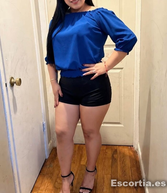 Camila photo 5