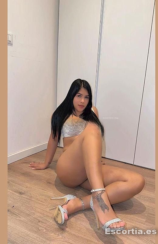 Escort latina 23 photo 6