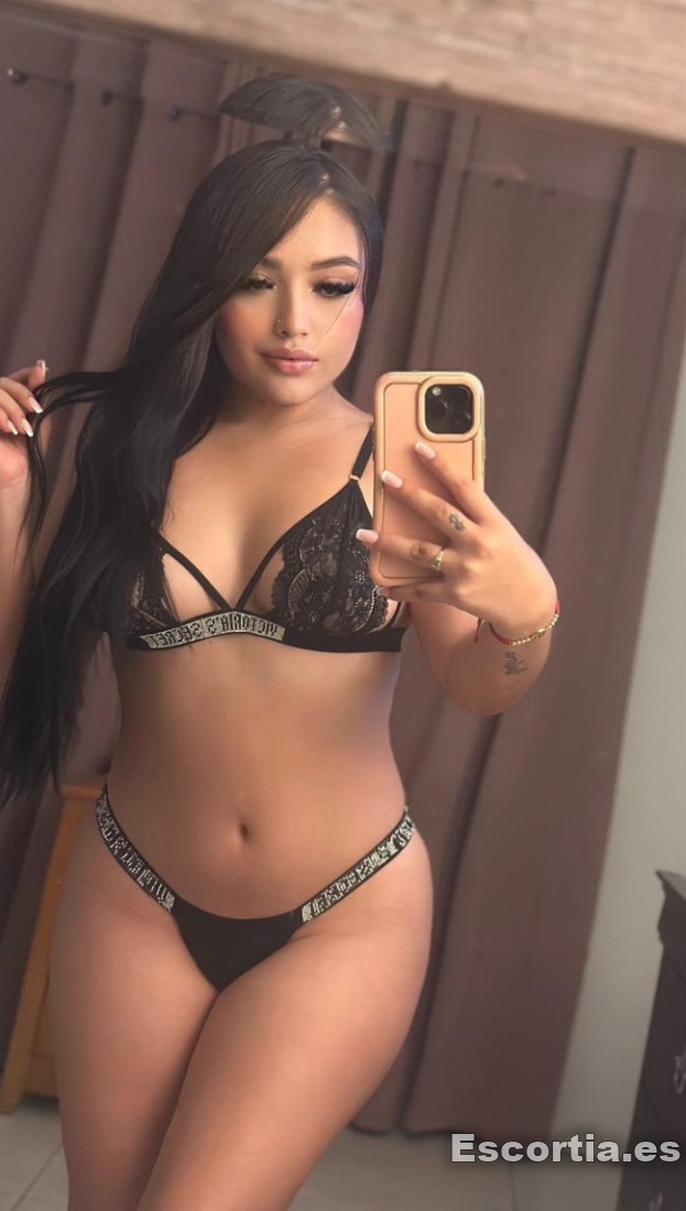 Escort latina 27 photo 2