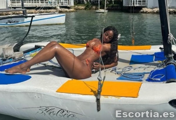 Escort cubana 26 photo 4