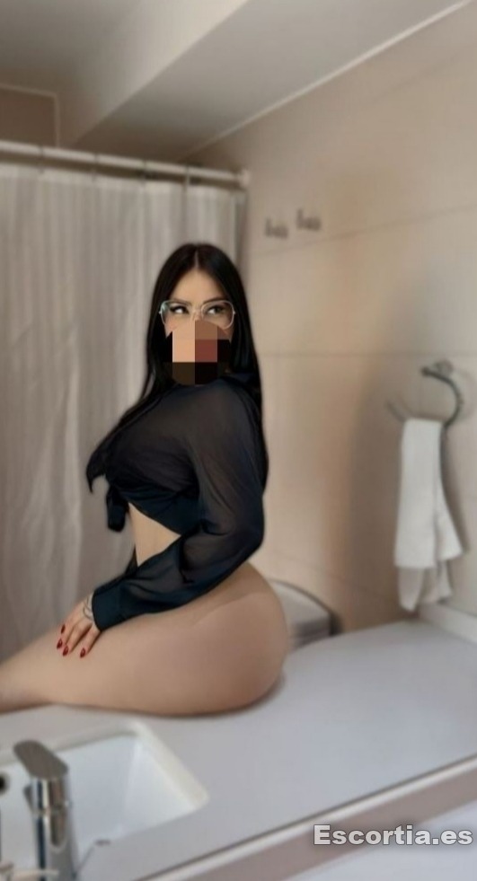 Samantha photo 8