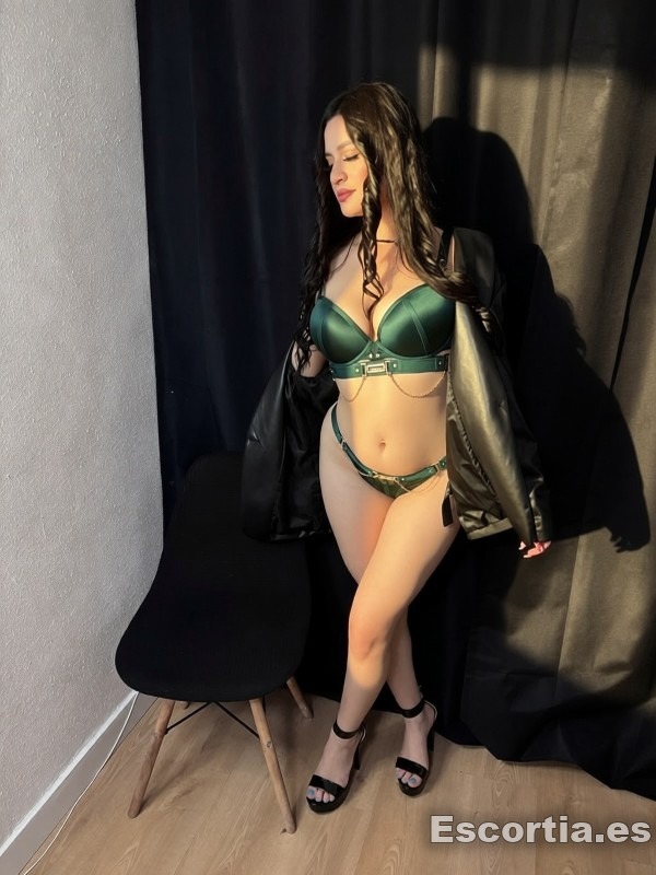Escort latina 21 photo 2