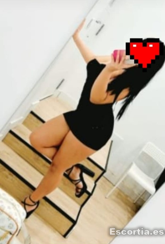 Escort latina 24 photo 3