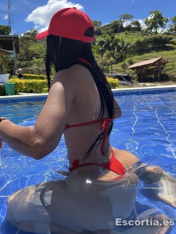 Camila photo 3
