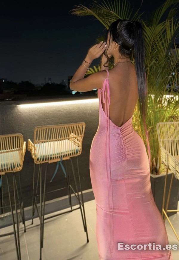 Camila photo 4