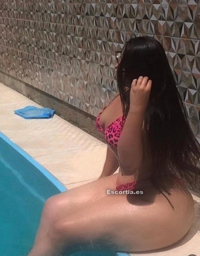 Escort latina 32 photo 2