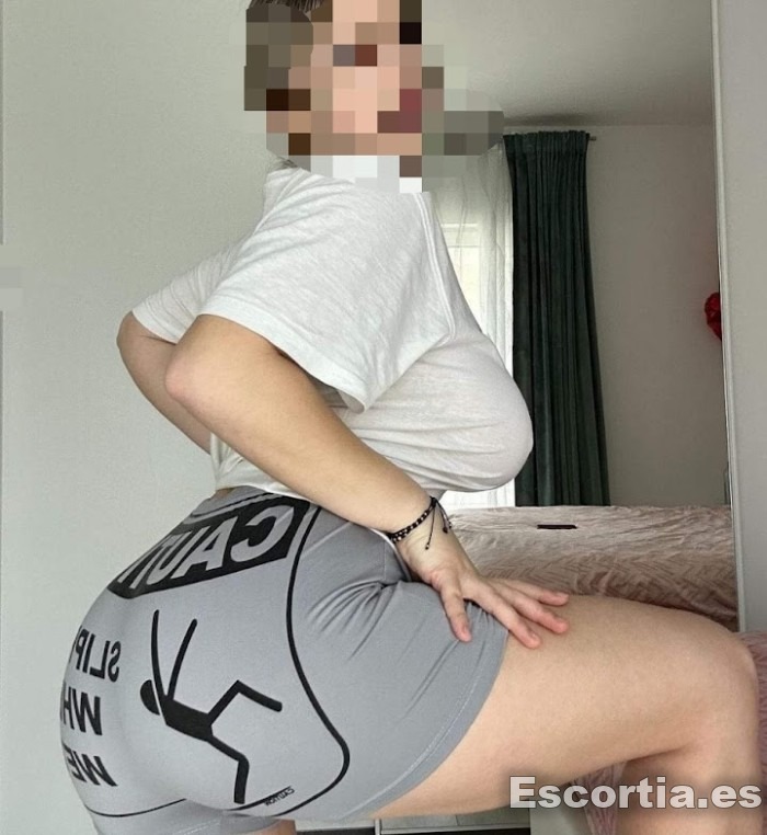 Señorita 32 escort Valladolid