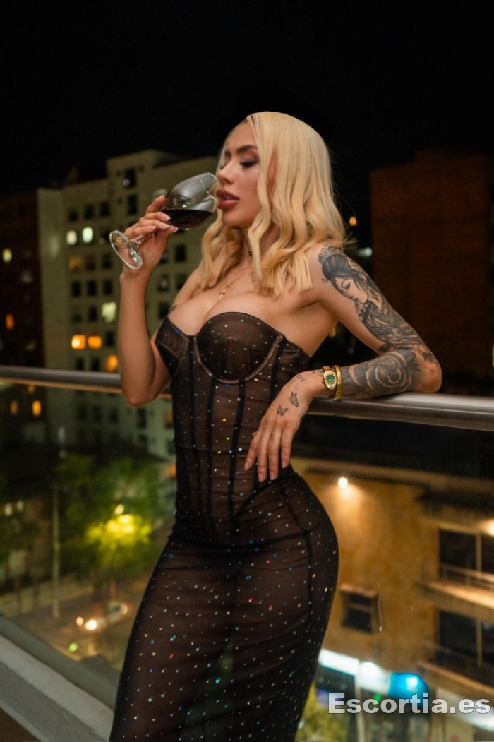 Nicole photo 5