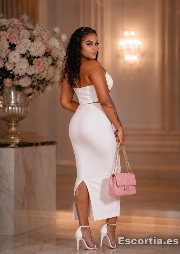 Melani photo 8