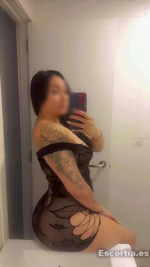 Pamela photo 6