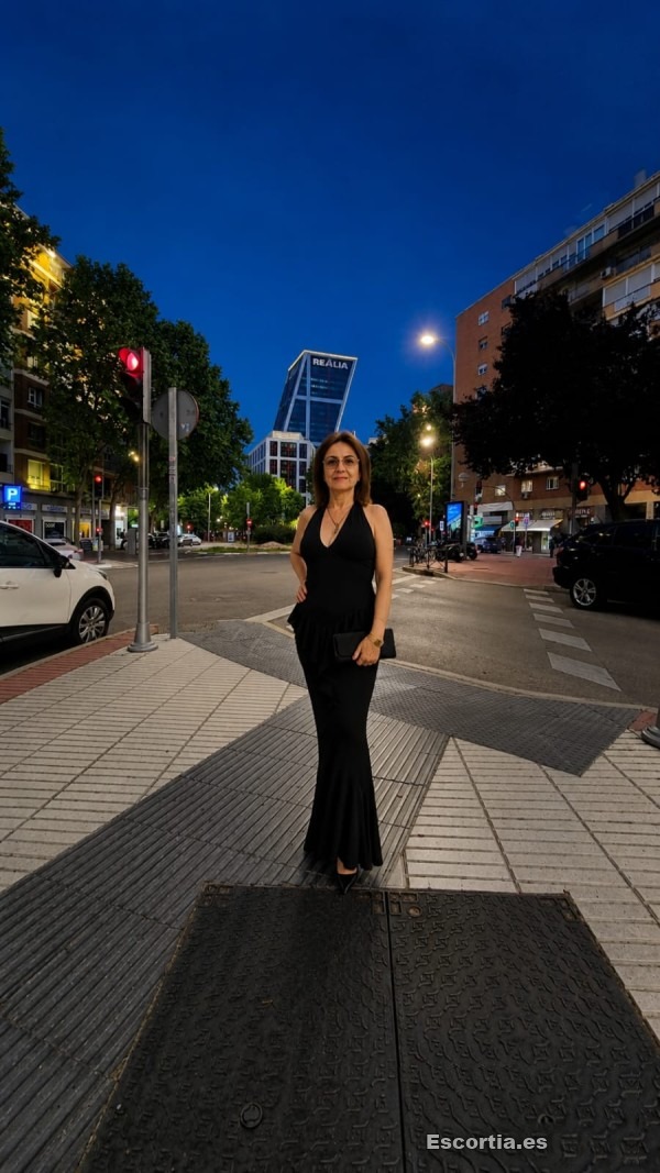Debora photo 10
