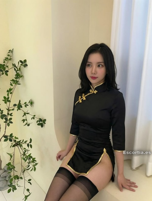 Escort latina 19 photo 2