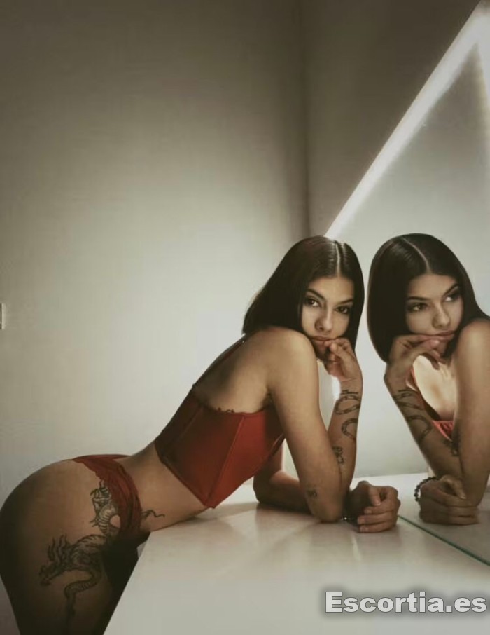 Escort latina 21 photo 4