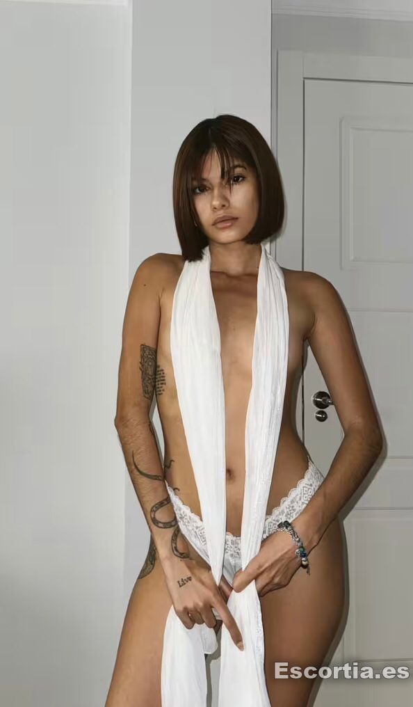 Escort latina 21 photo 6