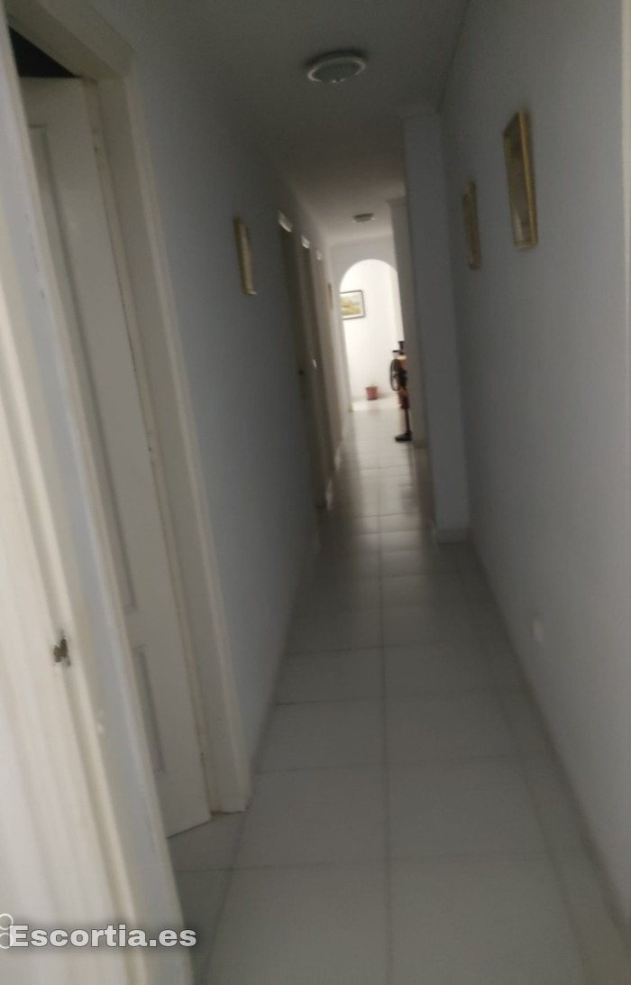 Señorita colombiana 30 escort Alicante
