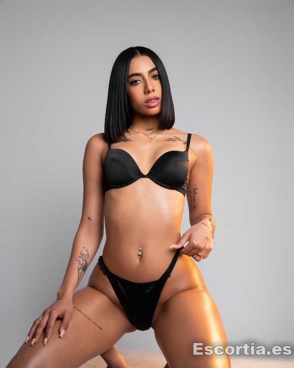 Mia photo 5