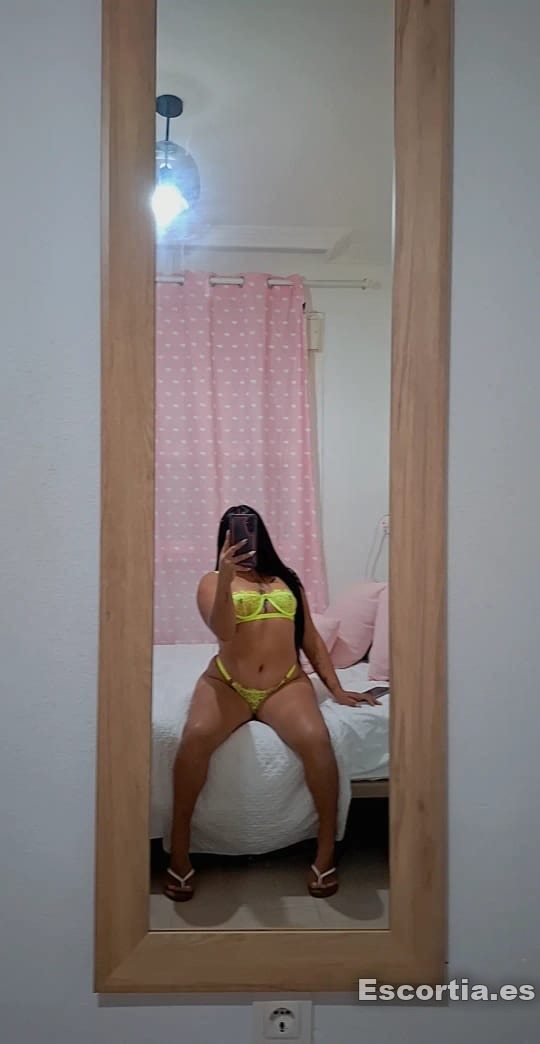 Camila photo 5