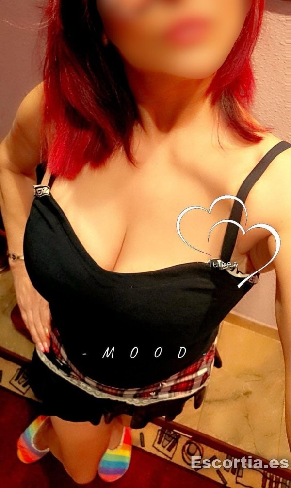 Chloe photo 3