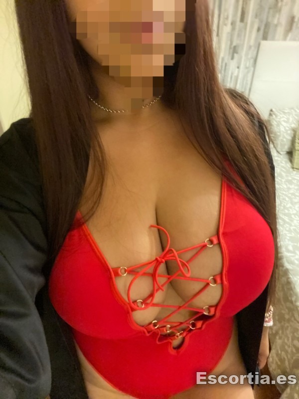 Escort latina 25 photo 2