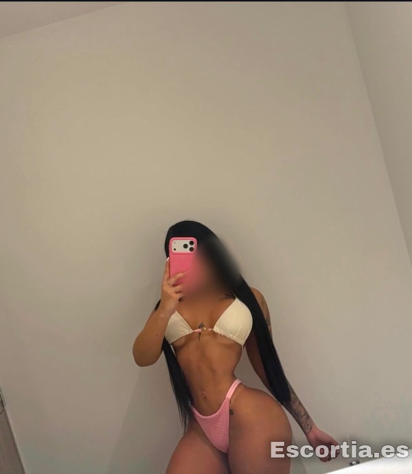 Mia photo 3