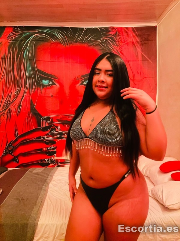 Escort latina 18 photo 2