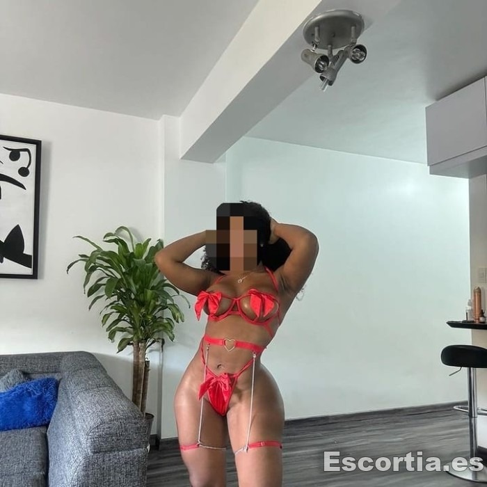 Pamela photo 8