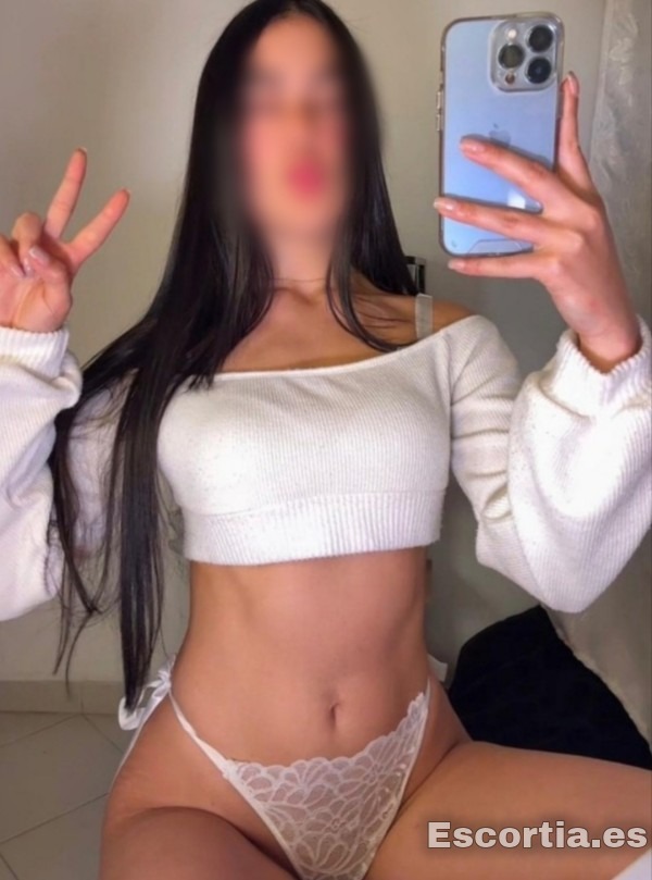 Nicole photo 4