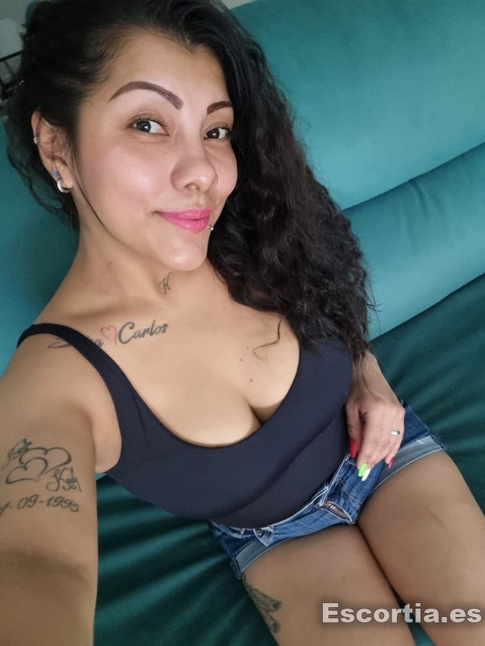 Escort latina 27 photo 6