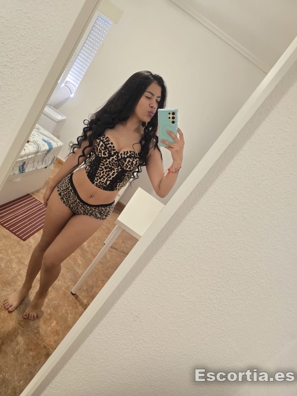 Camila photo 6
