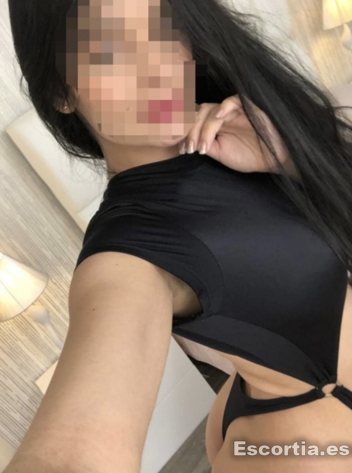 Escort latina 27 photo 2
