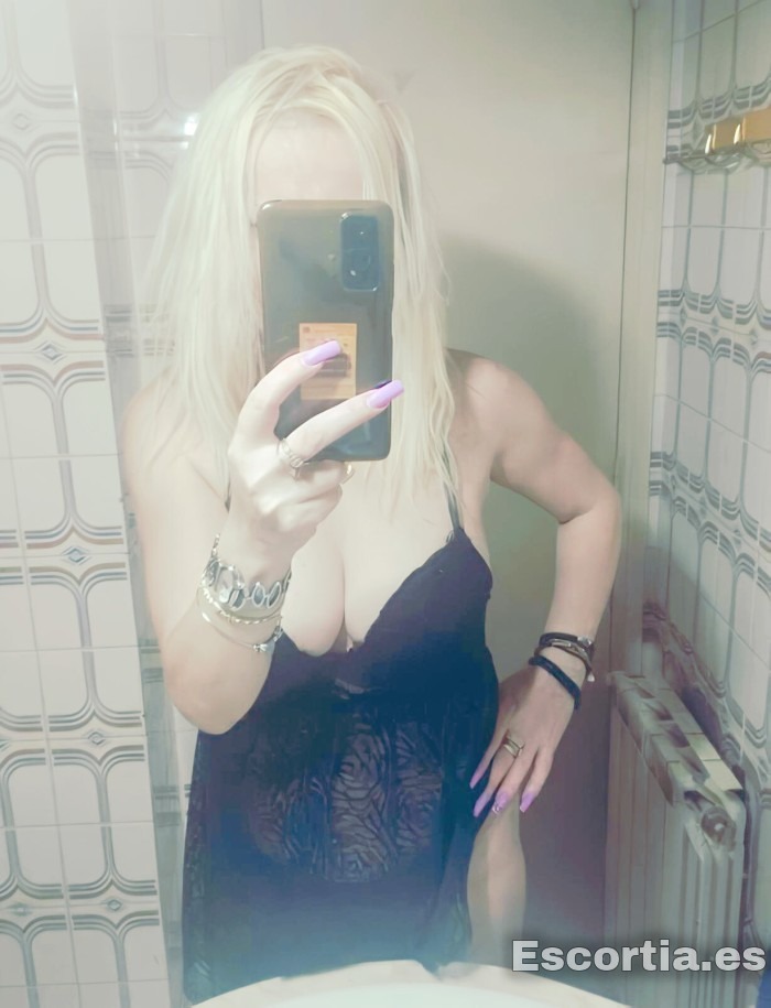 Claudia photo 2