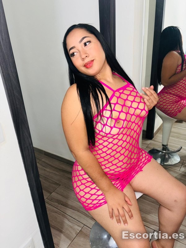 Melanie photo 5