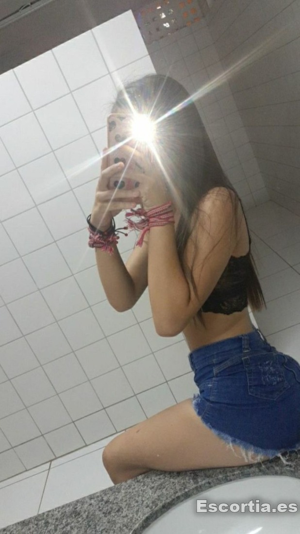 Mia photo 3