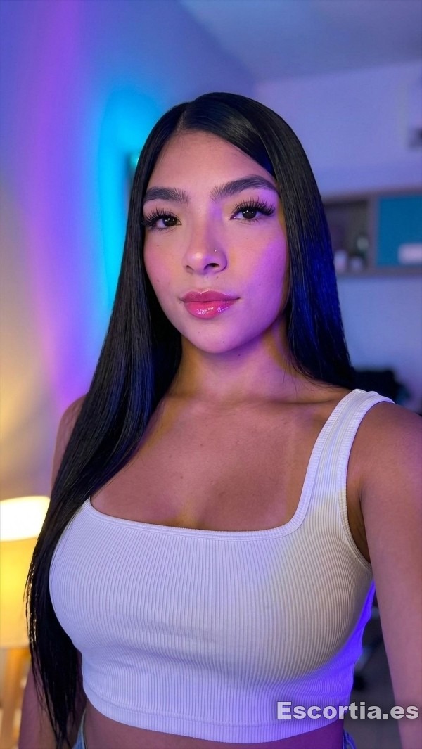 Escort latina 20 photo 2