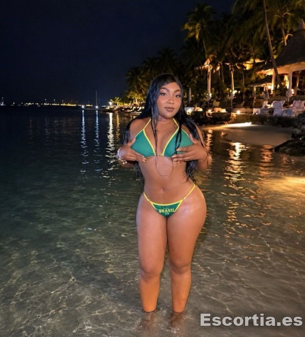 Mariana photo 9