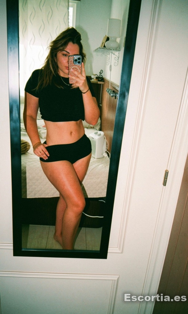 Escort latina 26 photo 4