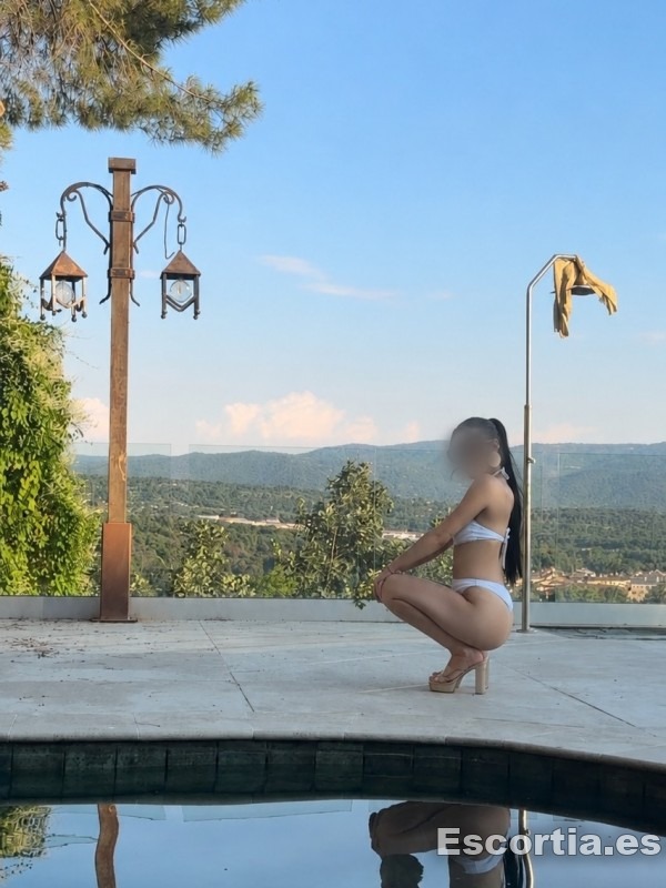 Cristina photo 8
