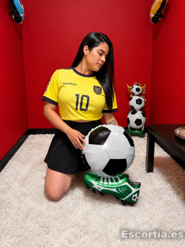 Escort latina 25 photo 4